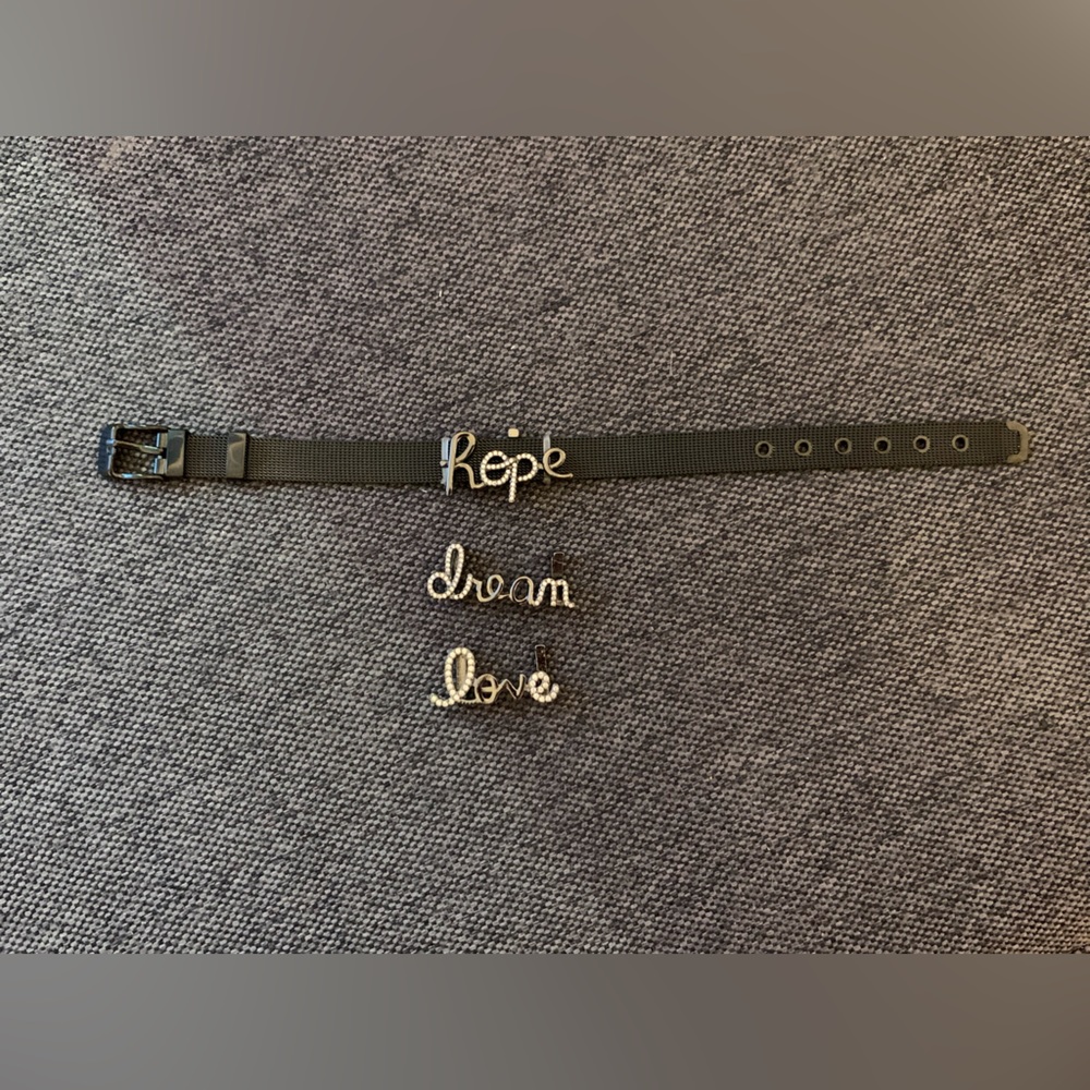 Metal mesh black stainless steel bracelet with 3 interchangeable words!! New!!